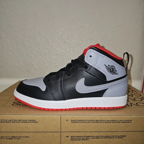 Jordan Mid Bred Shadow Brand New!!!